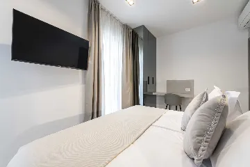 Two-Bedroom Apartment with Terrace (4 Guests)