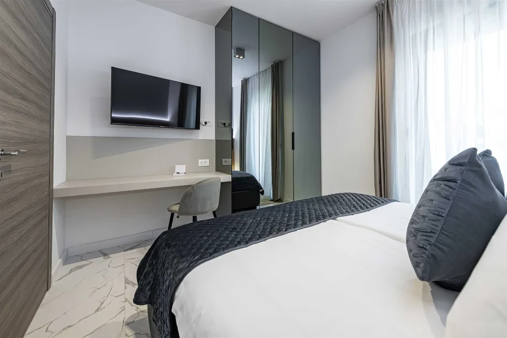 Two-Bedroom Apartment with Terrace (4 Guests)