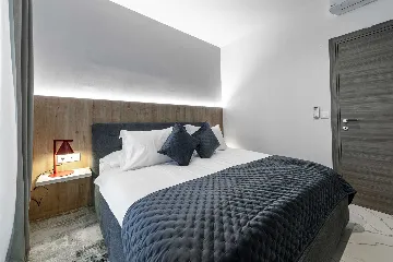 Two-Bedroom Apartment with Terrace (4 Guests)