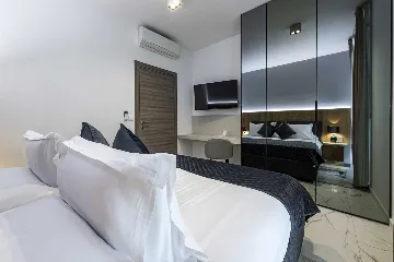 Two-Bedroom Apartment with Terrace (4 Guests)