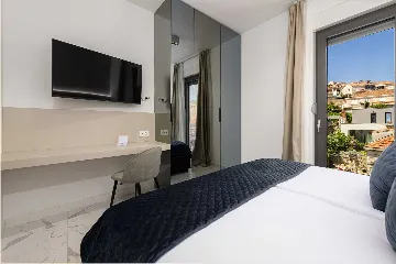 Two-Bedroom Apartment with Terrace (4 Guests)