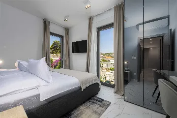 Two-Bedroom Apartment with Terrace (4 Guests)