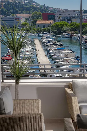 Two-Bedroom Apartment with Terrace and Sea Views in Dubrovnik