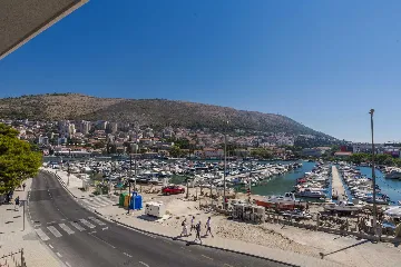 Two-Bedroom Apartment with Terrace and Sea Views in Dubrovnik