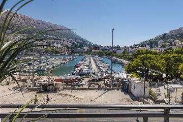 Two-Bedroom Apartment with Terrace and Sea Views in Dubrovnik