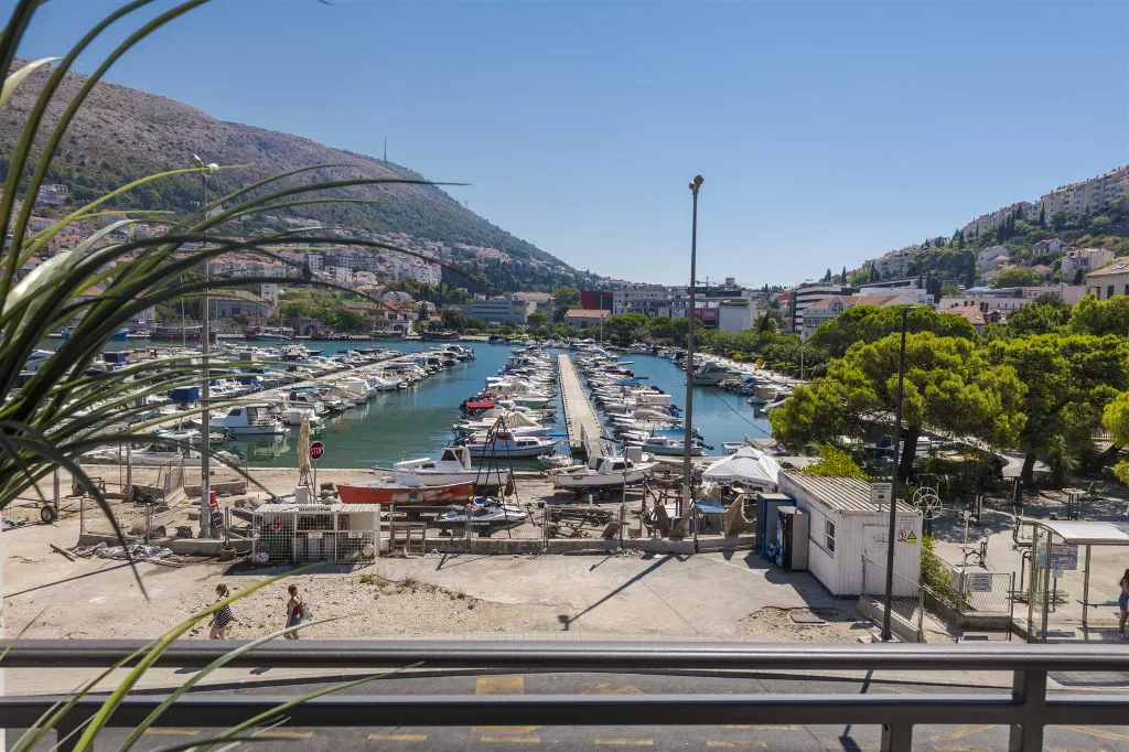 Two-Bedroom Apartment with Terrace and Sea Views in Dubrovnik