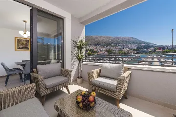 Two-Bedroom Apartment with Terrace and Sea Views in Dubrovnik