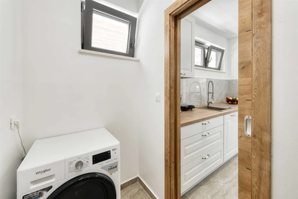 Dubrovnik 2-Bedroom Apartment with Balcony and Sea Views