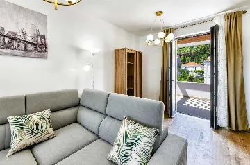 Dubrovnik 2-Bedroom Apartment with Balcony and Sea Views