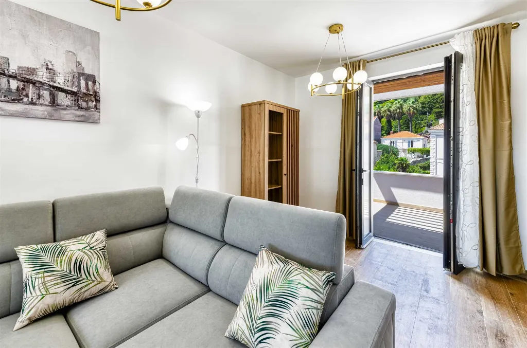 Dubrovnik 2-Bedroom Apartment with Balcony and Sea Views