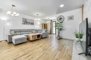 Dubrovnik 2-Bedroom Apartment with Balcony and Sea Views