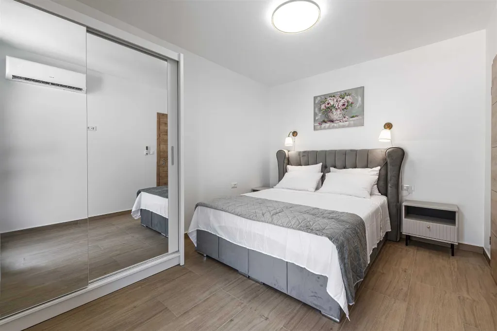 Dubrovnik 2-Bedroom Apartment with Balcony and Sea Views