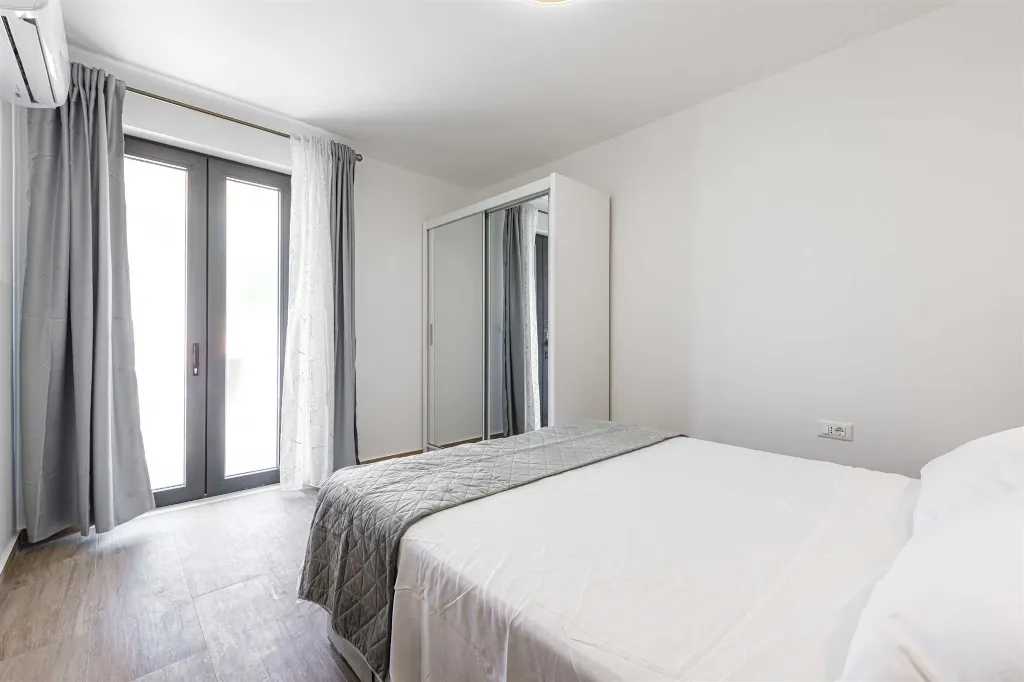 Dubrovnik 2-Bedroom Apartment with Balcony and Sea Views