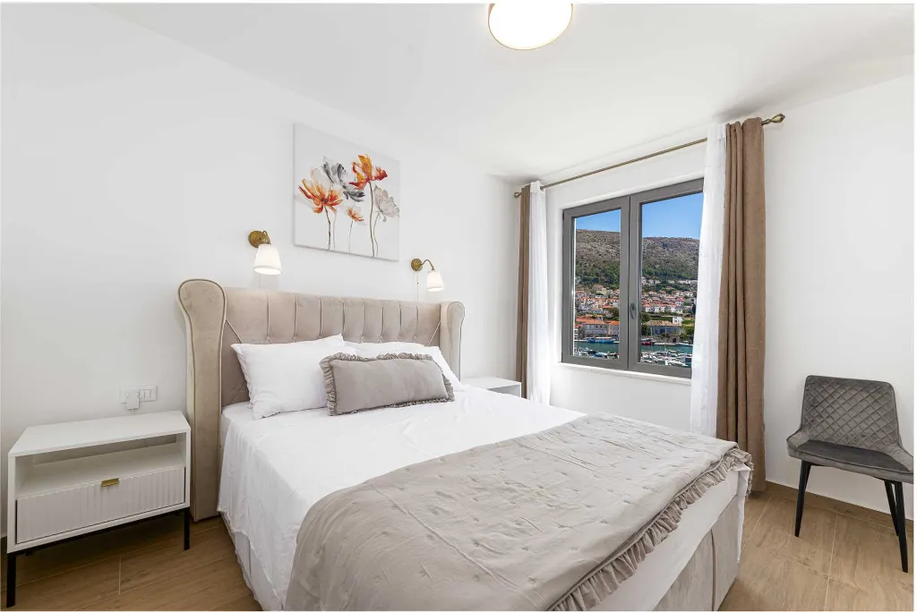 Dubrovnik 2-Bedroom Apartment with Balcony and Sea Views