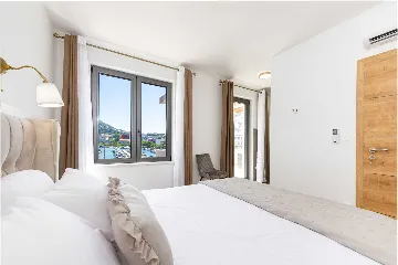 Dubrovnik 2-Bedroom Apartment with Balcony and Sea Views