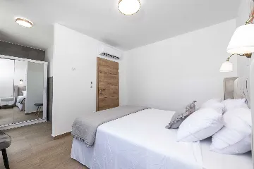 Dubrovnik 2-Bedroom Apartment with Balcony and Sea Views