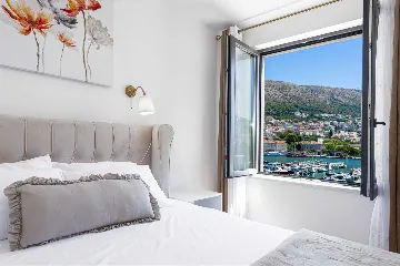 Dubrovnik 2-Bedroom Apartment with Balcony and Sea Views