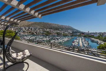 Dubrovnik 2-Bedroom Apartment with Balcony and Sea Views