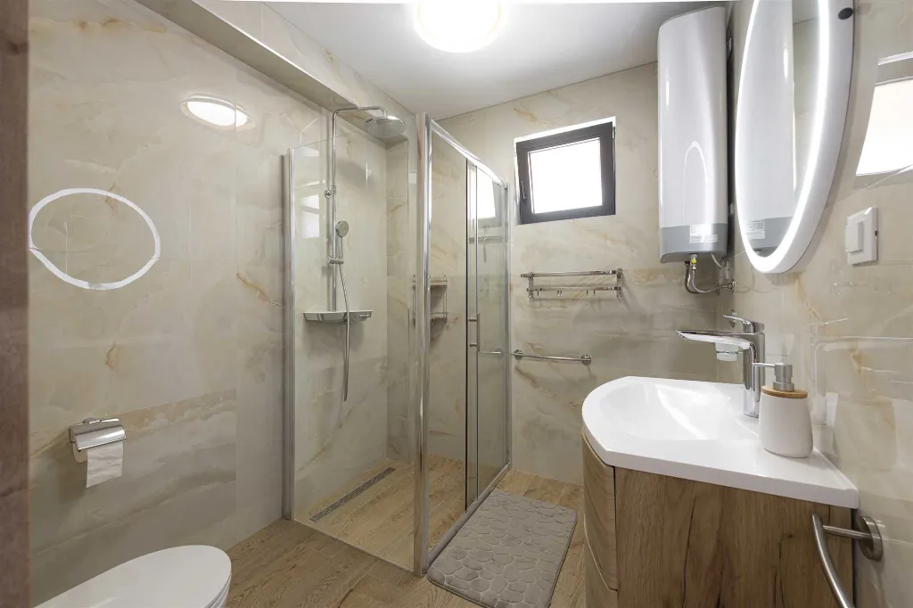 Dubrovnik 2-Bedroom Apartment with Balcony and Sea Views