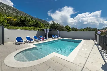 Mokosica Villa with Private Outdoor Pool