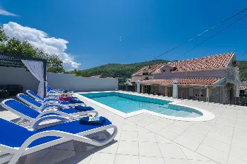 Mokosica Villa with Private Outdoor Pool