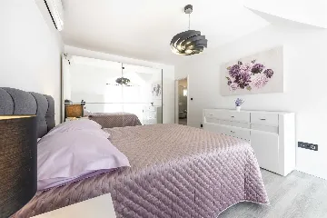 Mokosica Villa with Private Outdoor Pool