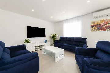 Mokosica Villa with Private Outdoor Pool