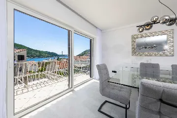 Mokosica Villa with Private Outdoor Pool