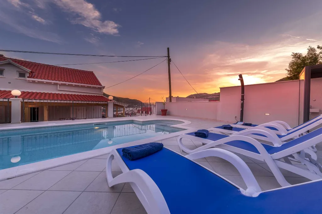 Mokosica Villa with Private Outdoor Pool