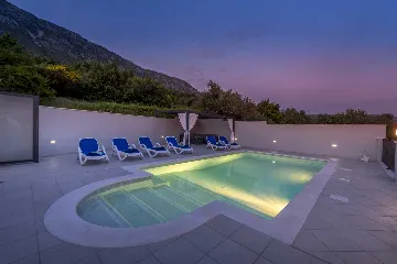 Mokosica Villa with Private Outdoor Pool