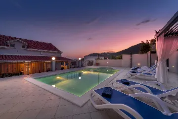 Mokosica Villa with Private Outdoor Pool