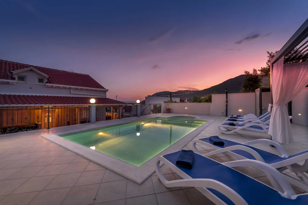 Mokosica Villa with Private Outdoor Pool