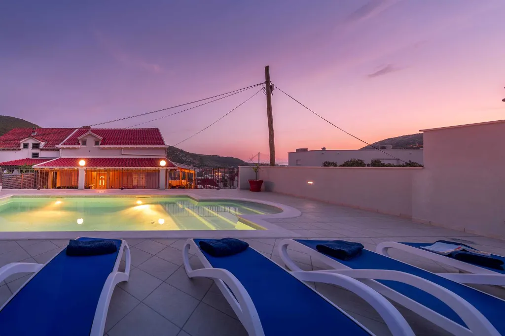Mokosica Villa with Private Outdoor Pool