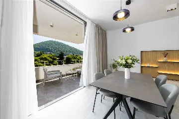 2-Bedroom Apartment with Terrace for 4 in Croatia