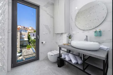 2-Bedroom Apartment with Terrace for 4 in Croatia