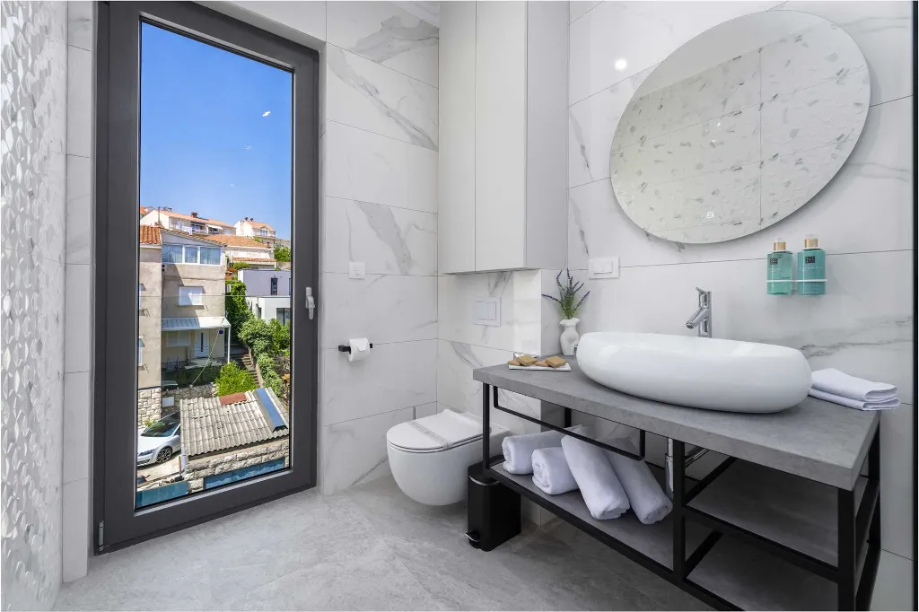 2-Bedroom Apartment with Terrace for 4 in Croatia