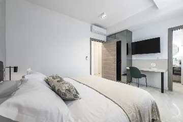 2-Bedroom Apartment with Terrace for 4 in Croatia