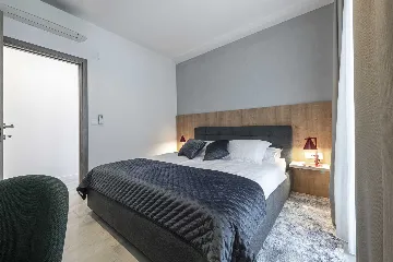 2-Bedroom Apartment with Terrace for 4 in Croatia