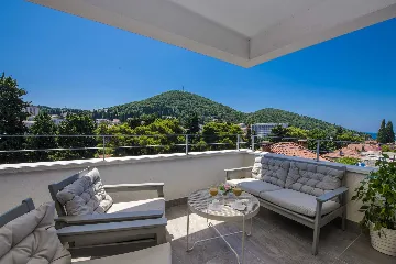 2-Bedroom Apartment with Terrace for 4 in Croatia