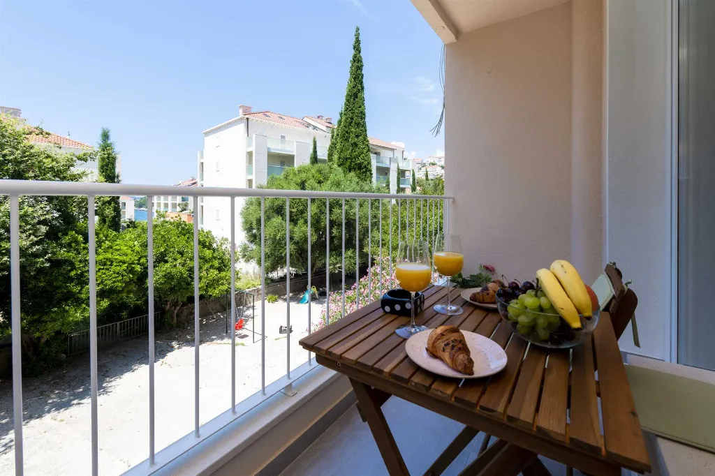 Dubrovnik 2-Bedroom Apartment for 4 Guests