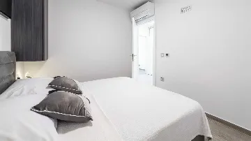 Three-Bedroom Apartment with Terrace in Dubrovnik