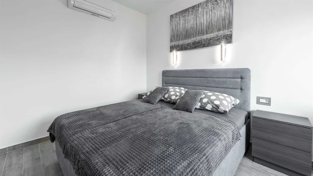 Three-Bedroom Apartment with Terrace in Dubrovnik