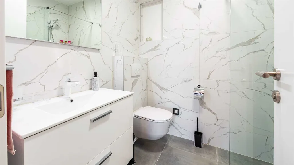 Three-Bedroom Apartment with Terrace in Dubrovnik