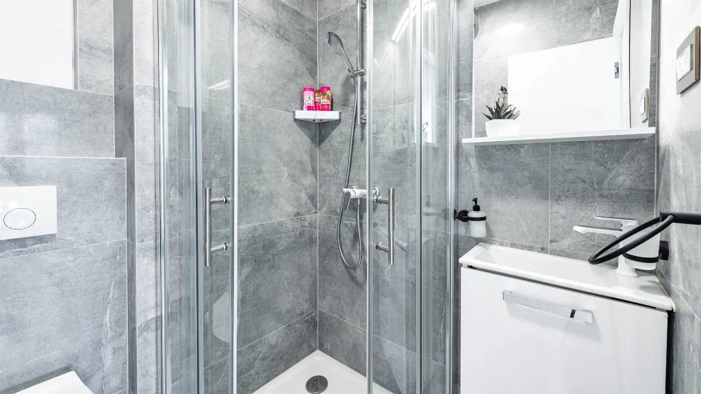Three-Bedroom Apartment with Terrace in Dubrovnik