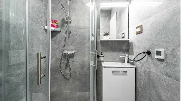 Three-Bedroom Apartment with Terrace in Dubrovnik