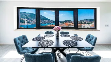 Three-Bedroom Apartment with Terrace in Dubrovnik