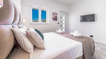 Three-Bedroom Apartment for 5 in Dubrovnik