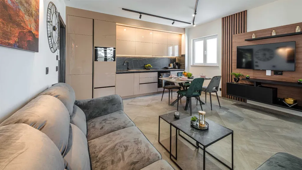 Three-Bedroom Apartment for 5 in Dubrovnik
