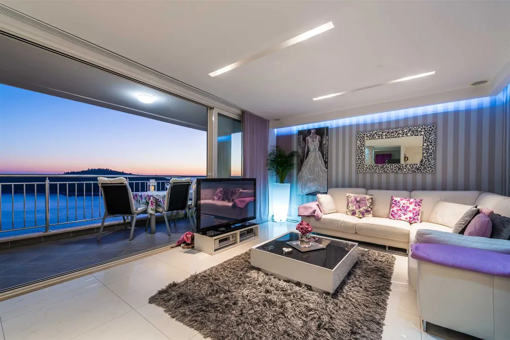 Dubrovnik Apartment with Balcony Sea View
