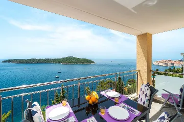 Dubrovnik Apartment with Balcony Sea View